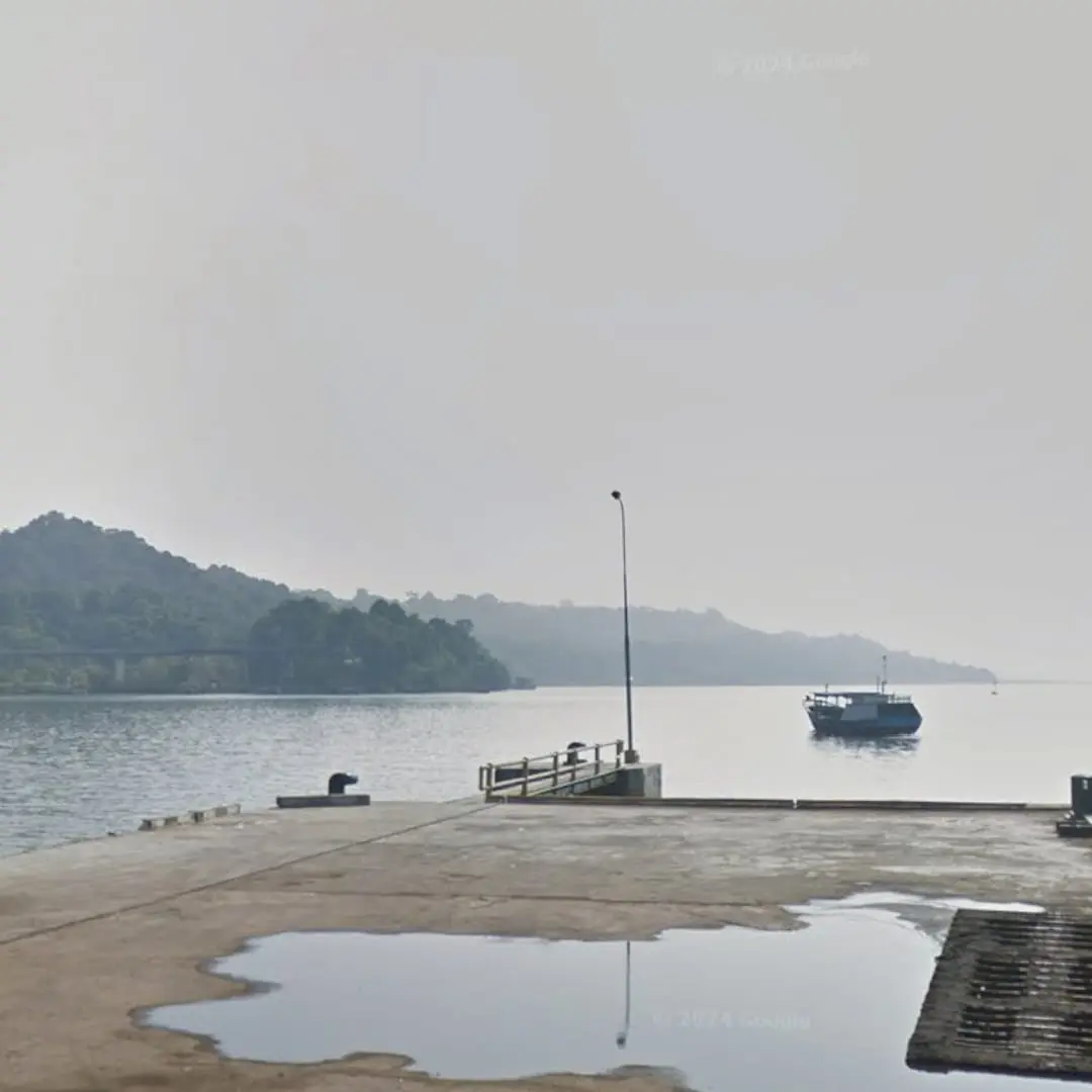 Pintu Menuju Laut yang Menyapa: Gerbang Masuk Dermaga 3 Cilacap